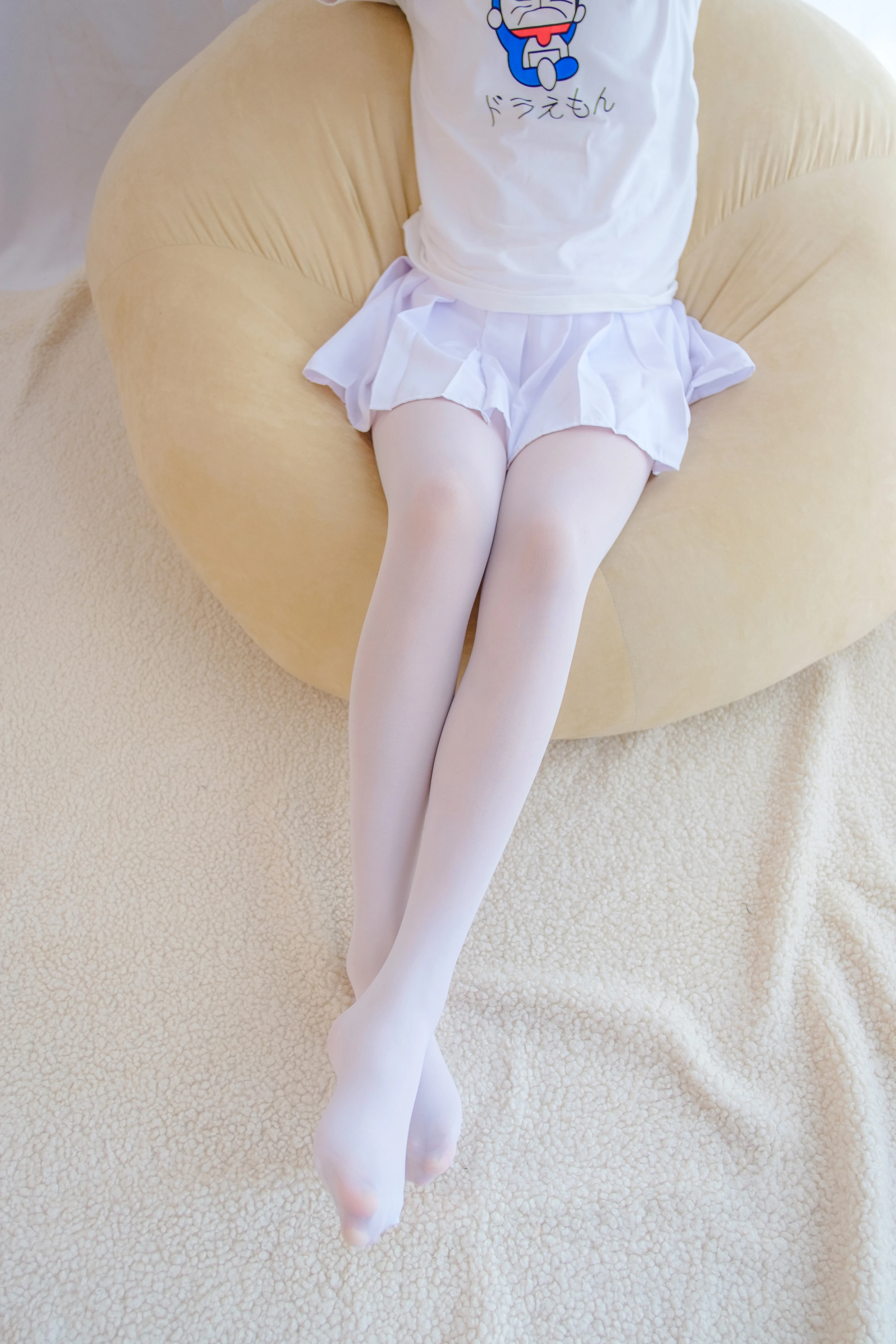 森萝财团 [R15-006] 水嫩嫩的白丝美足 [71P]插图4